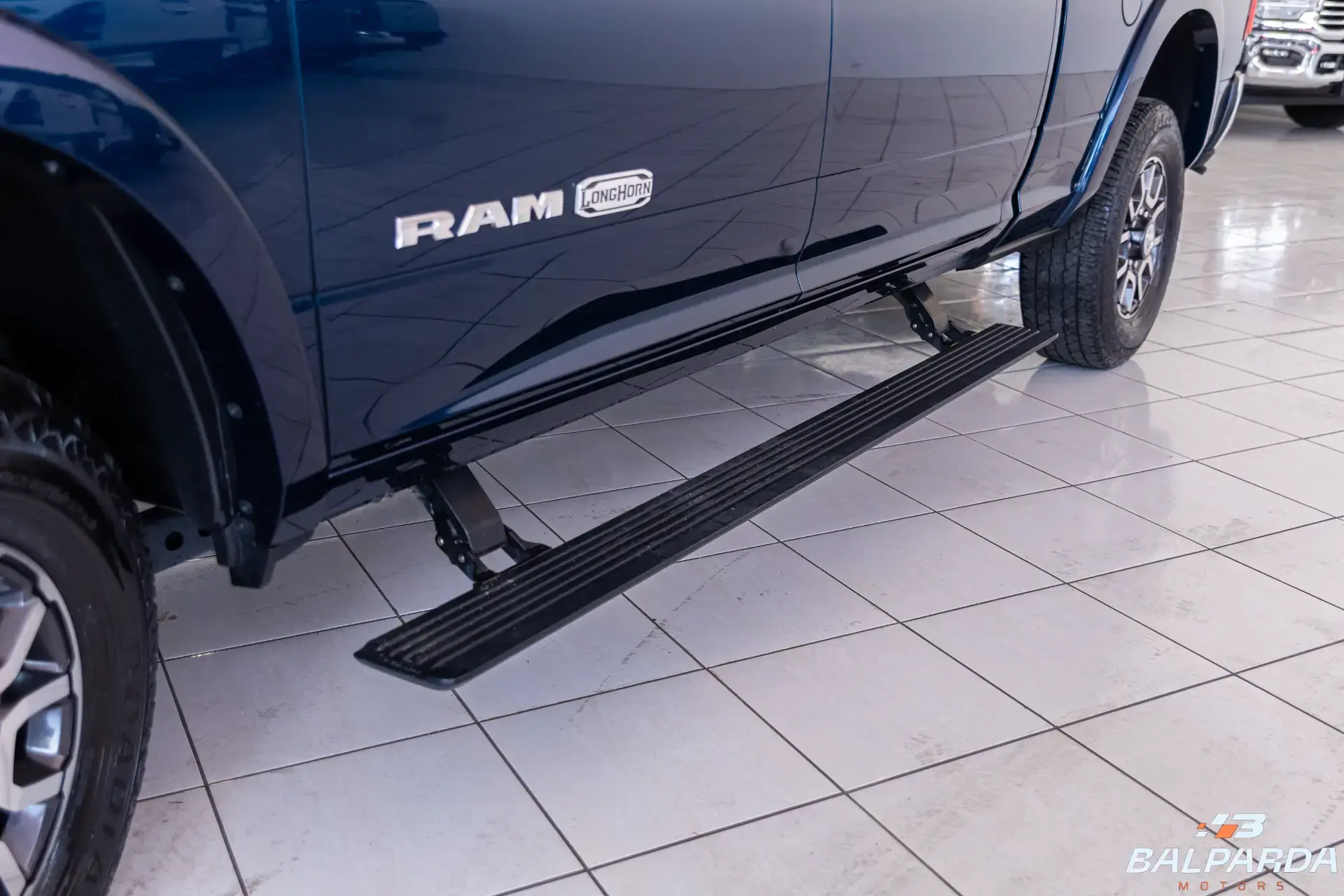 RAM 3500 LONGHORN - foto 8