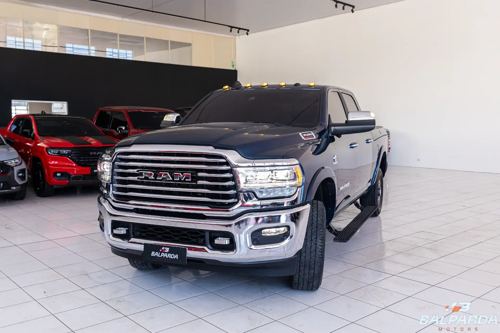 RAM 3500 LONGHORN