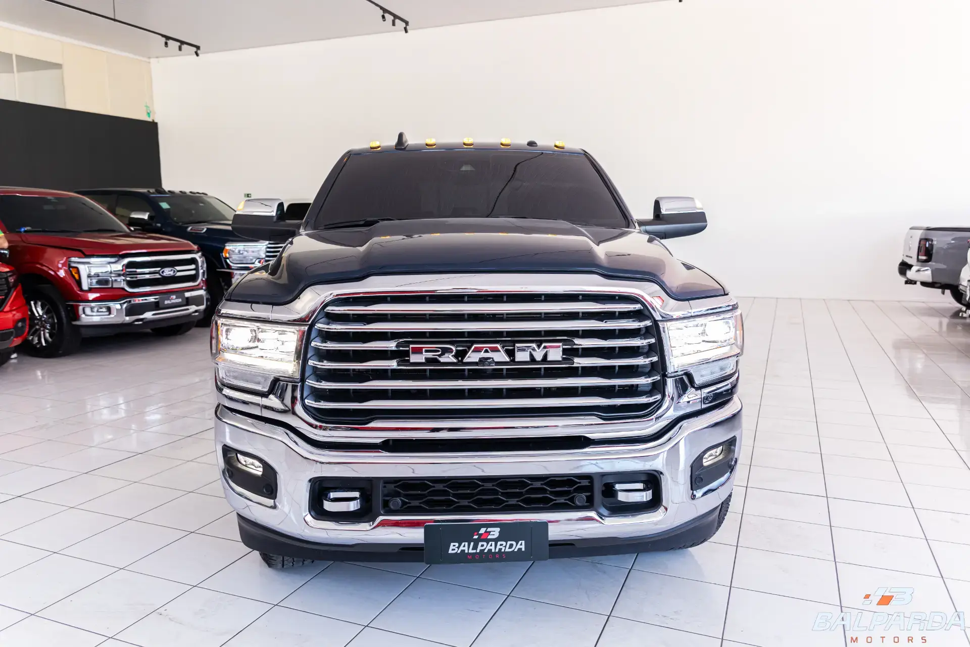 RAM 3500 LONGHORN - foto 4