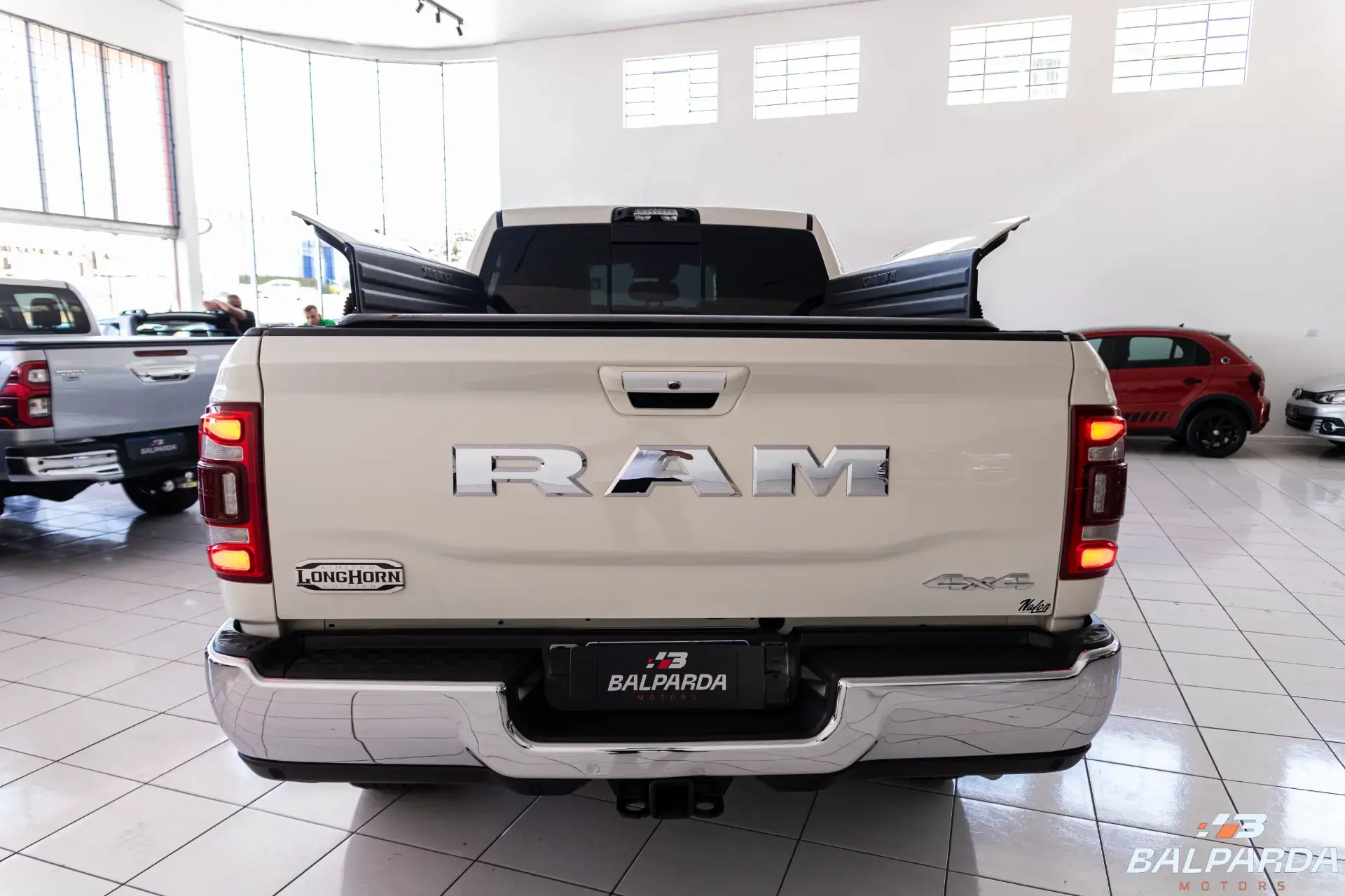 RAM 3500 LONGHORN - foto 11