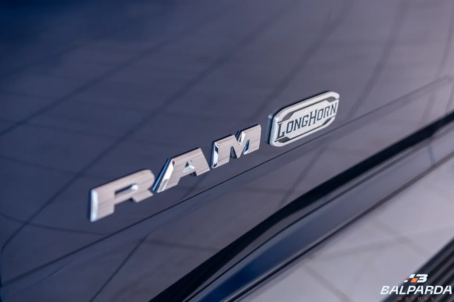 RAM 3500 LONGHORN - foto 8