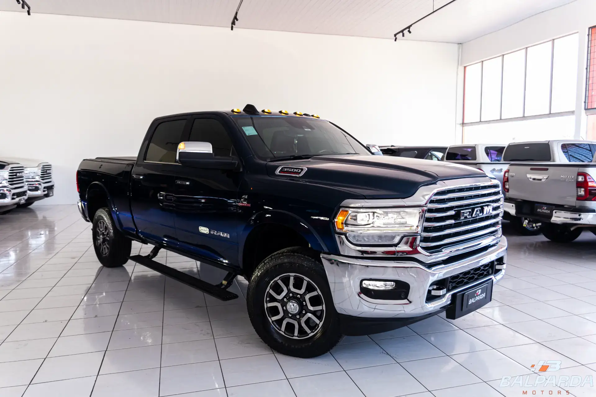 RAM 3500 LONGHORN